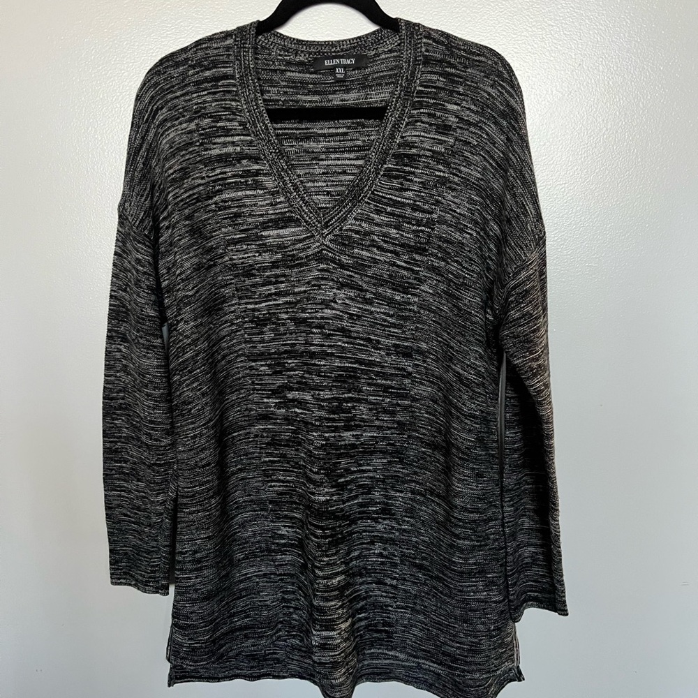 Ellen Tracy Black & White Sweater Sz XXL
